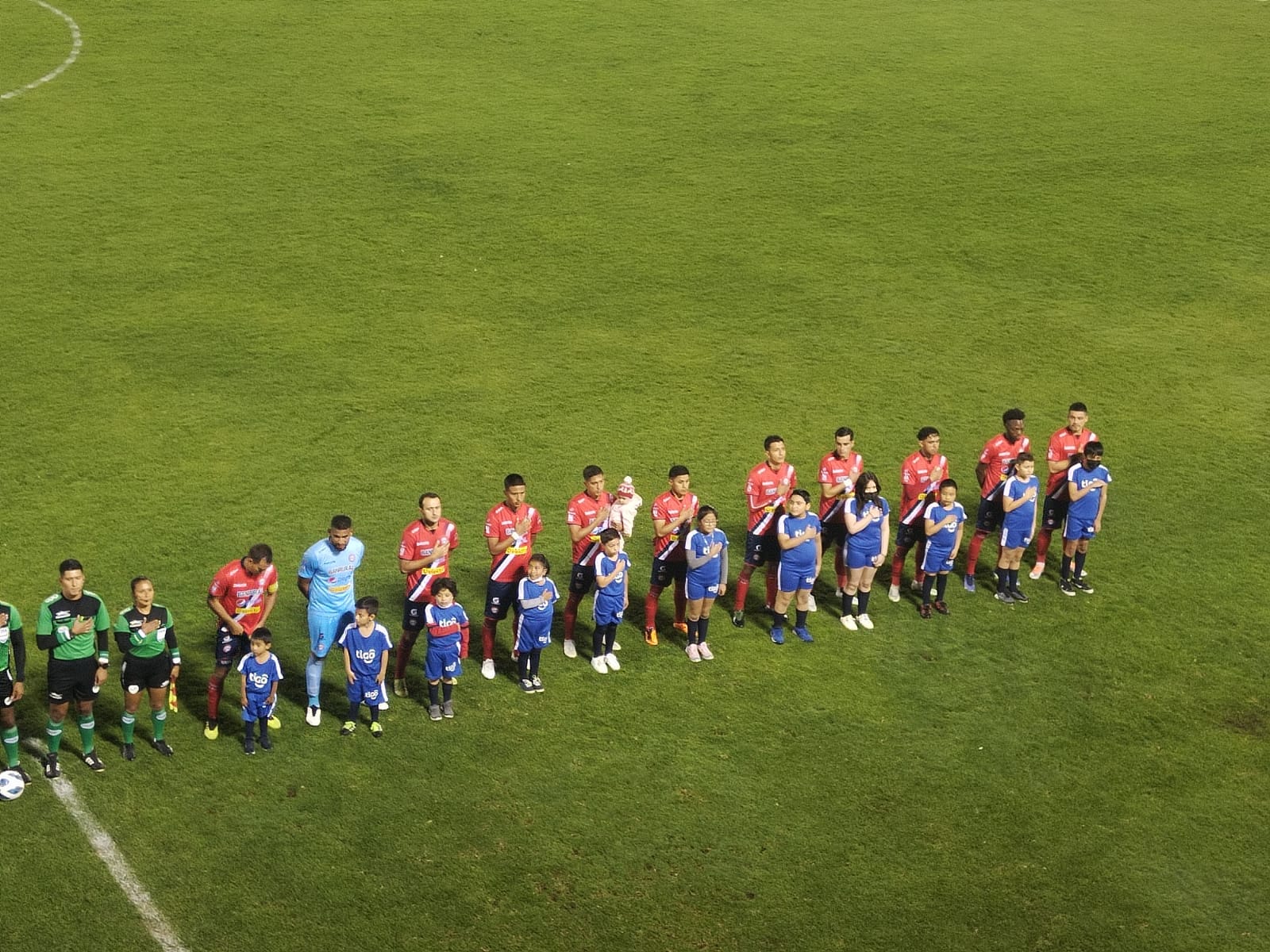 VIDEO. Afición de Xelajú despide con abucheos a plantilla y cuerpo técnico