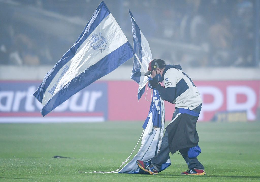 Tragedia en Argentina por la muerte de un aficionado en el Gimnasia vs. Boca