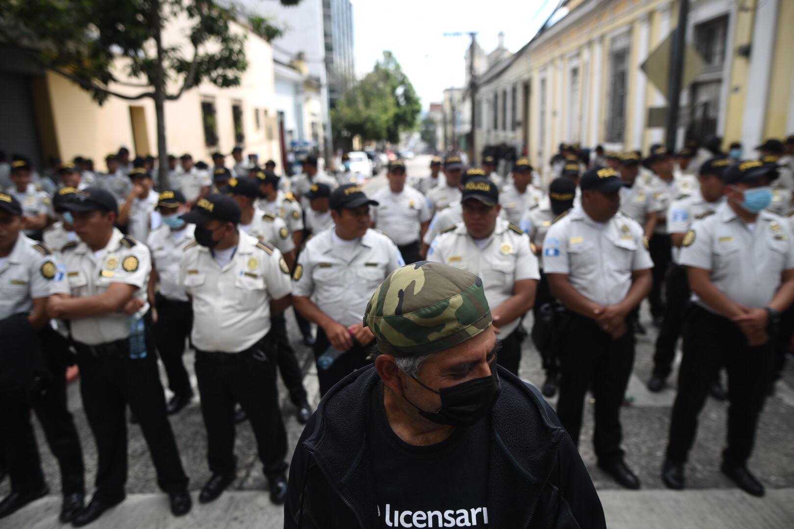 FOTOS. Veteranos militares manifiestan y advierten de bloqueos en los próximos días