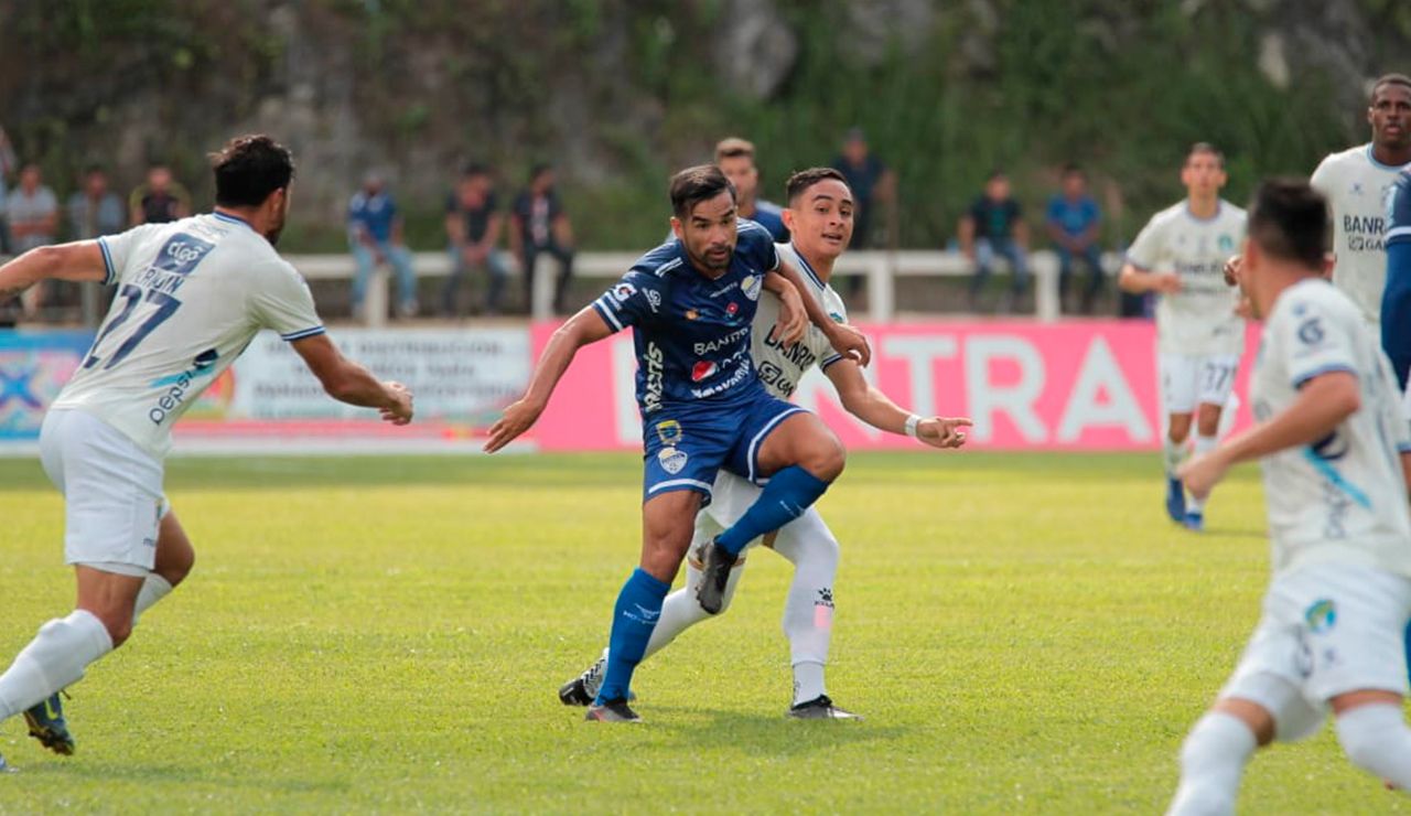 Comunicaciones vs. Cobán, el platillo fuerte de la jornada 18 del Apertura 2022