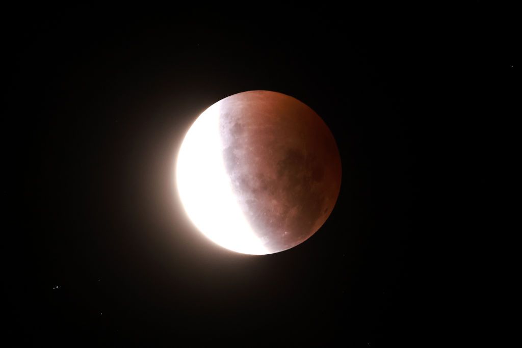 Eclipse lunar total de noviembre: fecha, hora y cómo verlo