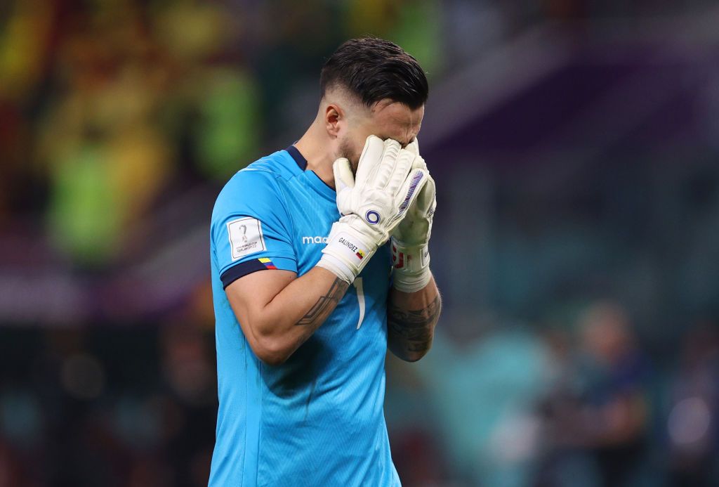 Futbolistas ecuatorianos lloran la eliminación ante Senegal