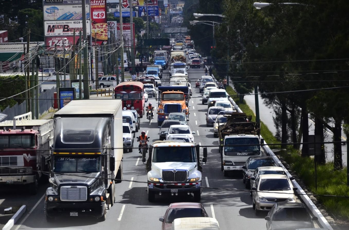 Transportistas protestarán contra el alza de los precios de los combustibles