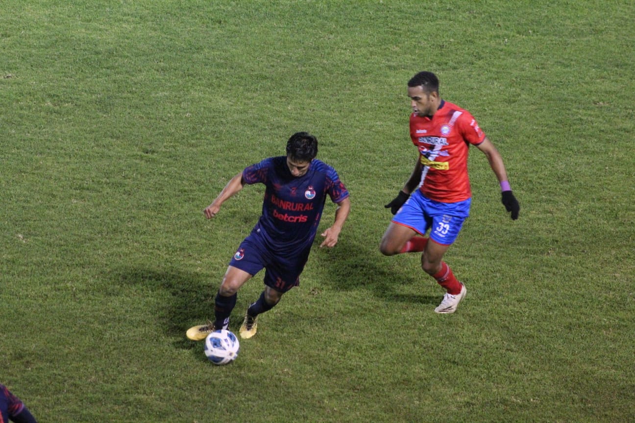 Xelajú y Municipal dividen puntos en el estadio Mario Camposeco