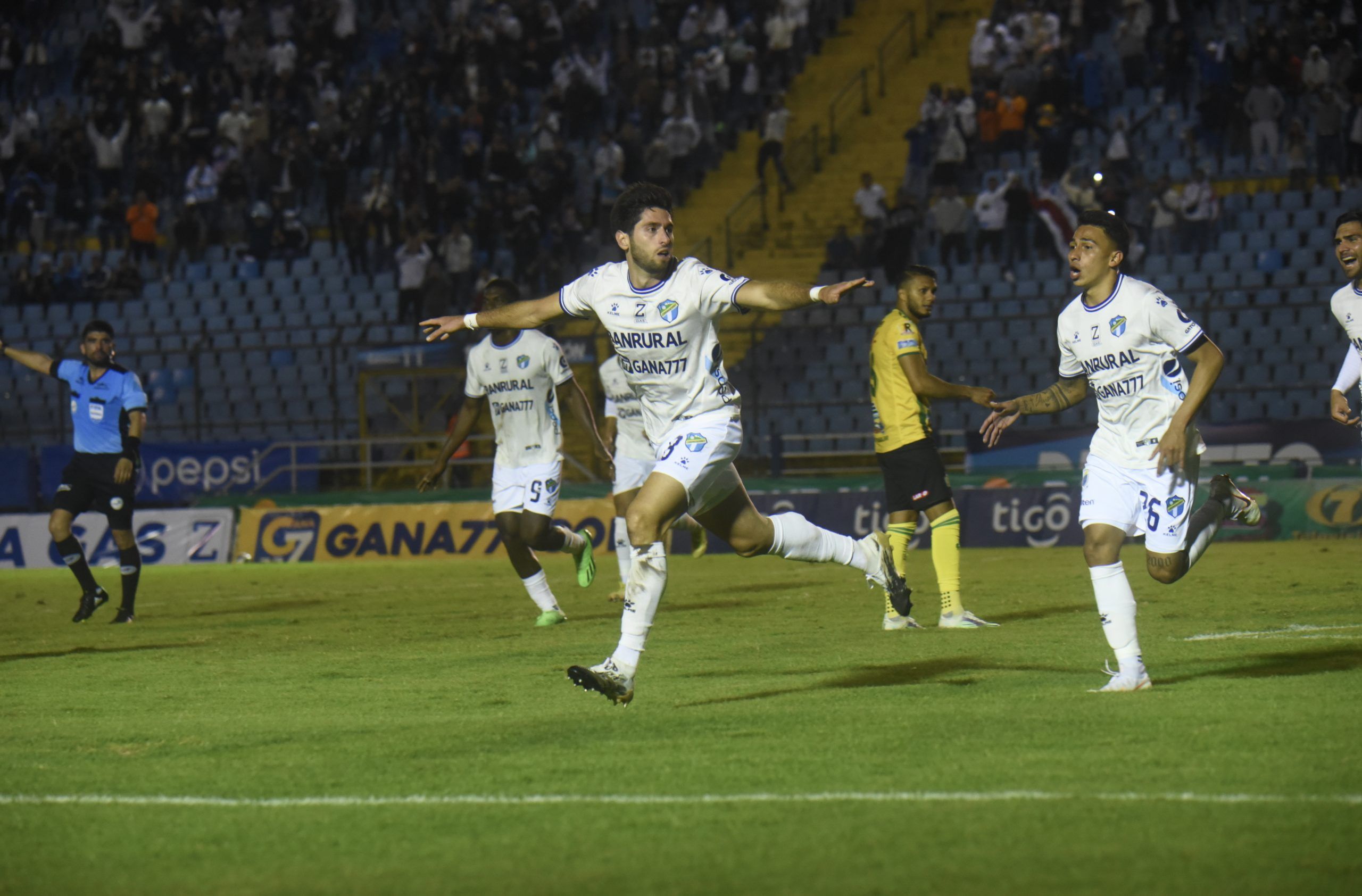 ¡De cabeza a Semifinales! Cremas elimina a Guastatoya y sigue en la lucha por la 33