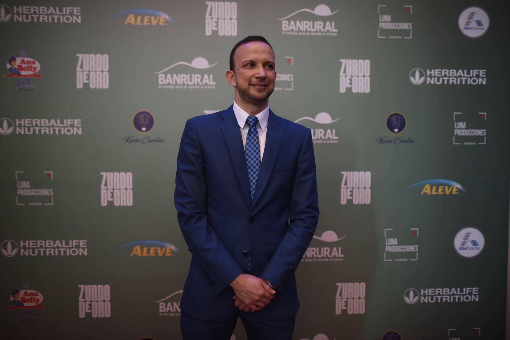 Kevin Cordón muestra su ilusión en el estreno de su documental «Zurdo de Oro»