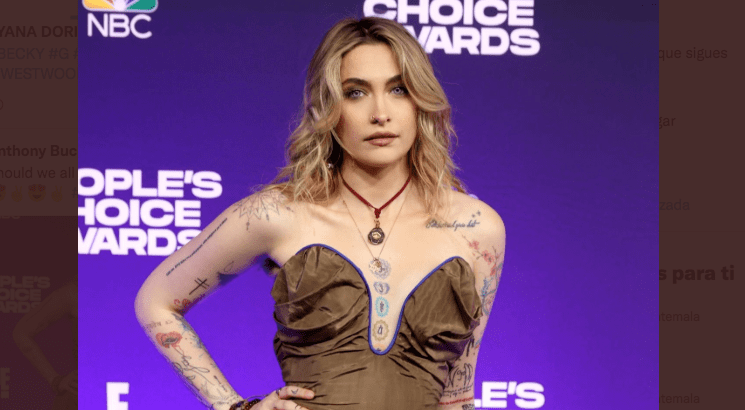 Paris Jackson deja ver su ropa interior en transparente vestido