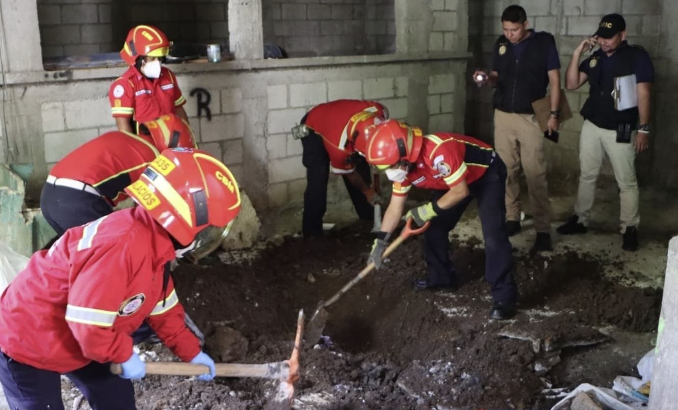 Inacif realiza identificación de siete cuerpos hallados en zona 18