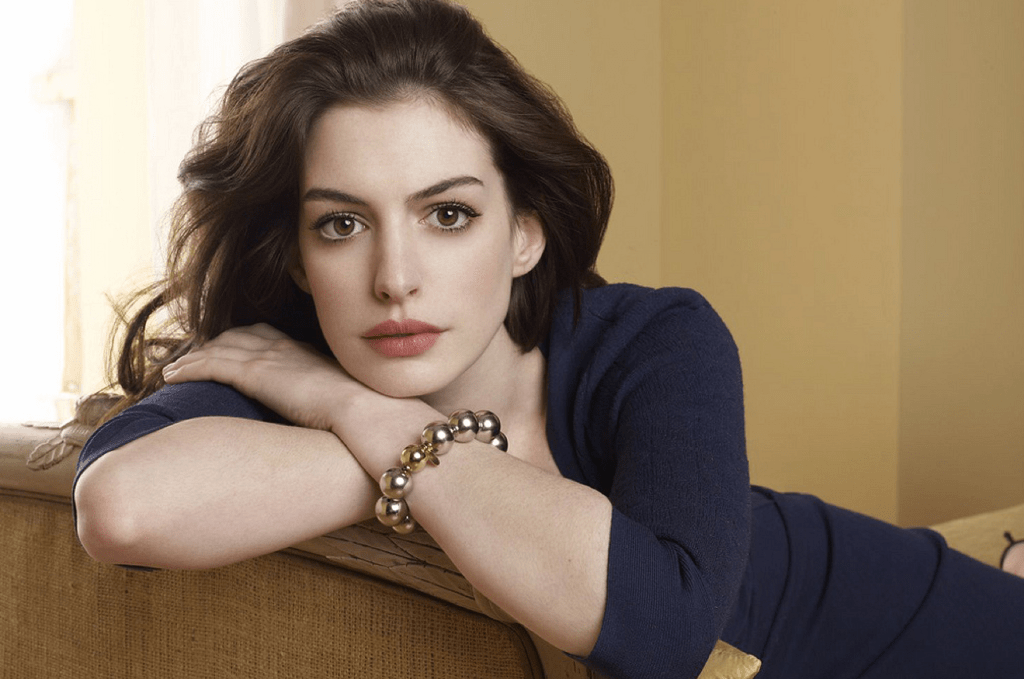 “Es una diosa”, Anne Hathaway se hace tendencia con vestido y baile inigualable