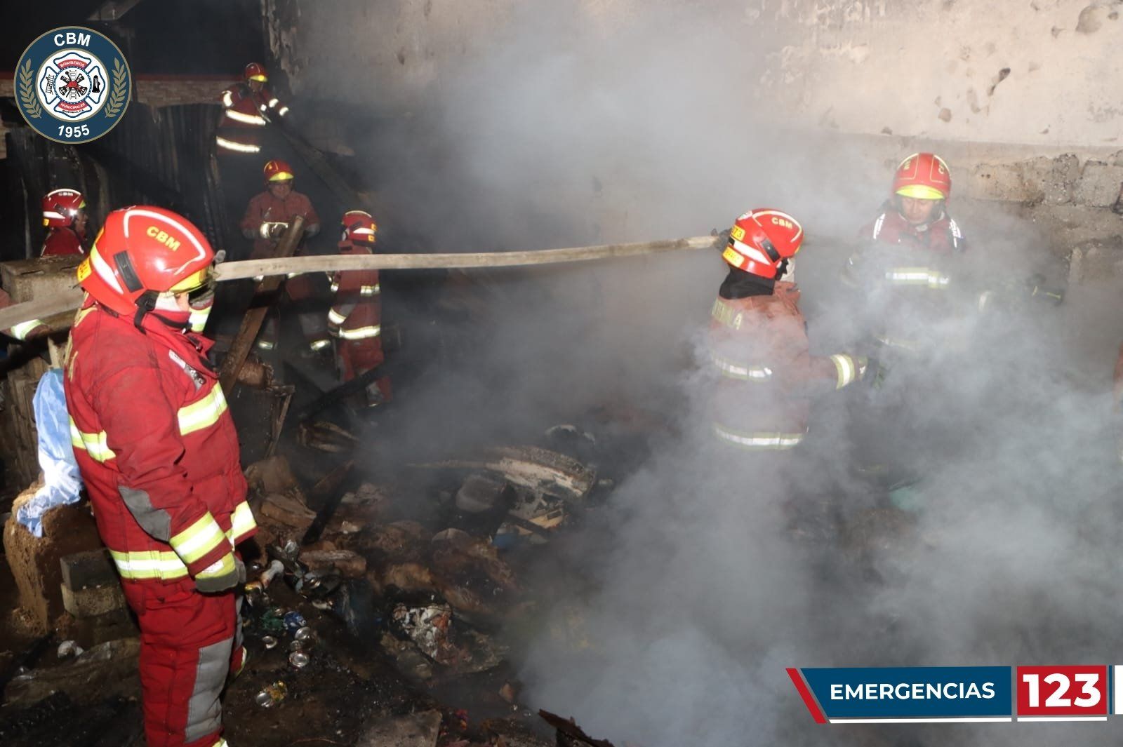 Dos personas mueren en un incendio en zona 14