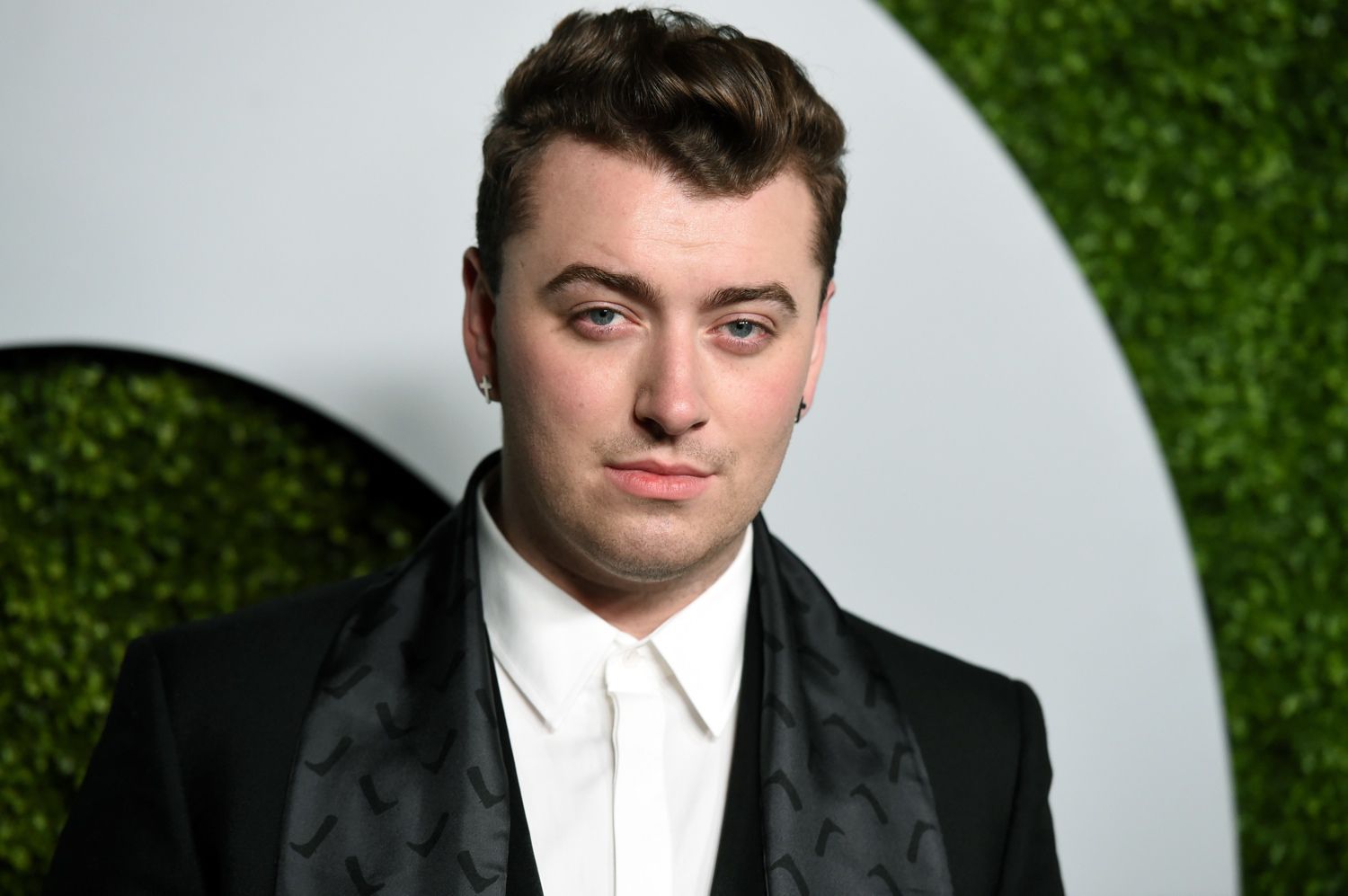 Sam Smith genera controversia y duras críticas por su más reciente video