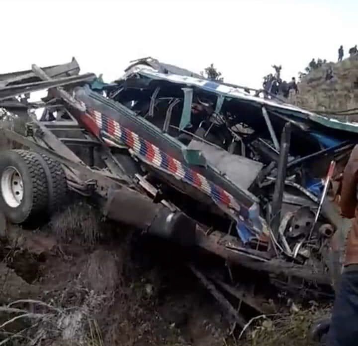 Autobús termina en un barranco en San Mateo Ixtatán, Huehuetenango