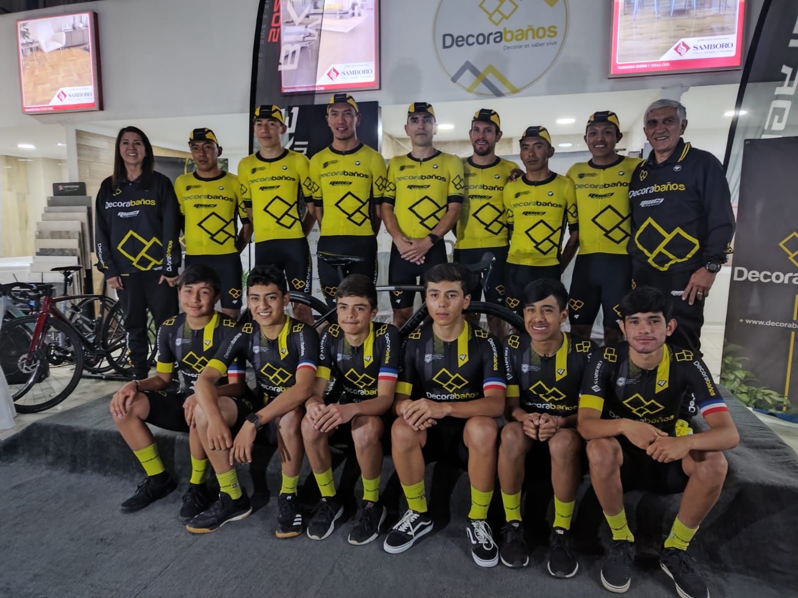 Decorabaños de Ciclismo, presenta a su equipo para la temporada 2023