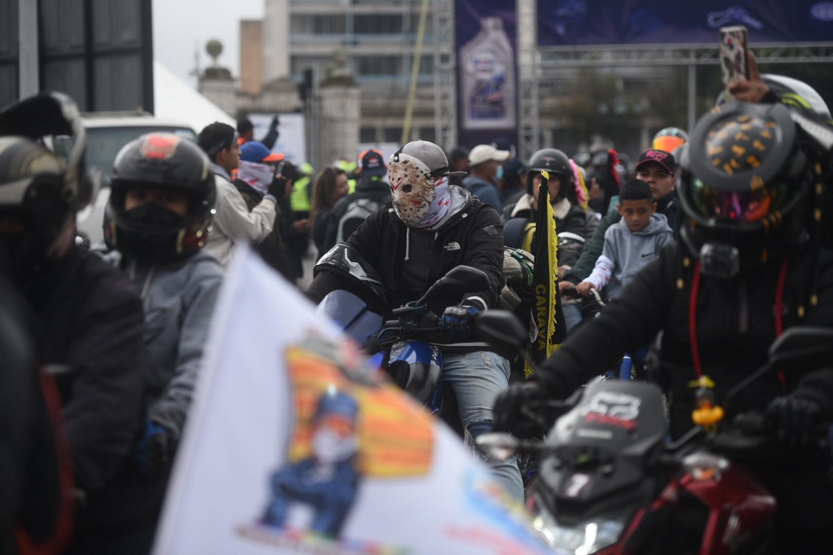 EN IMÁGENES. El colorido de la tradicional Caravana del Zorro