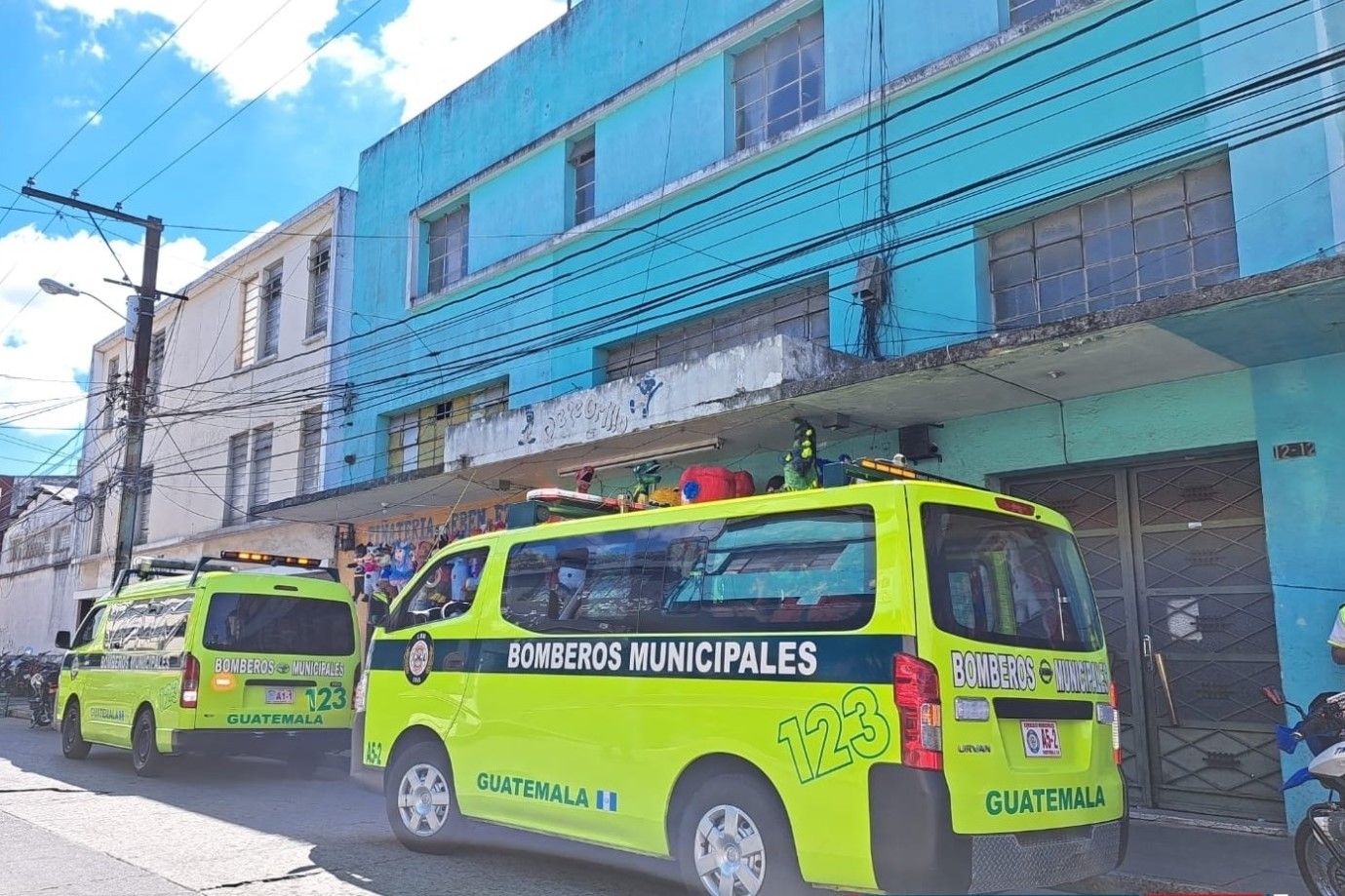 Dos personas mueren electrocutadas en zona 1