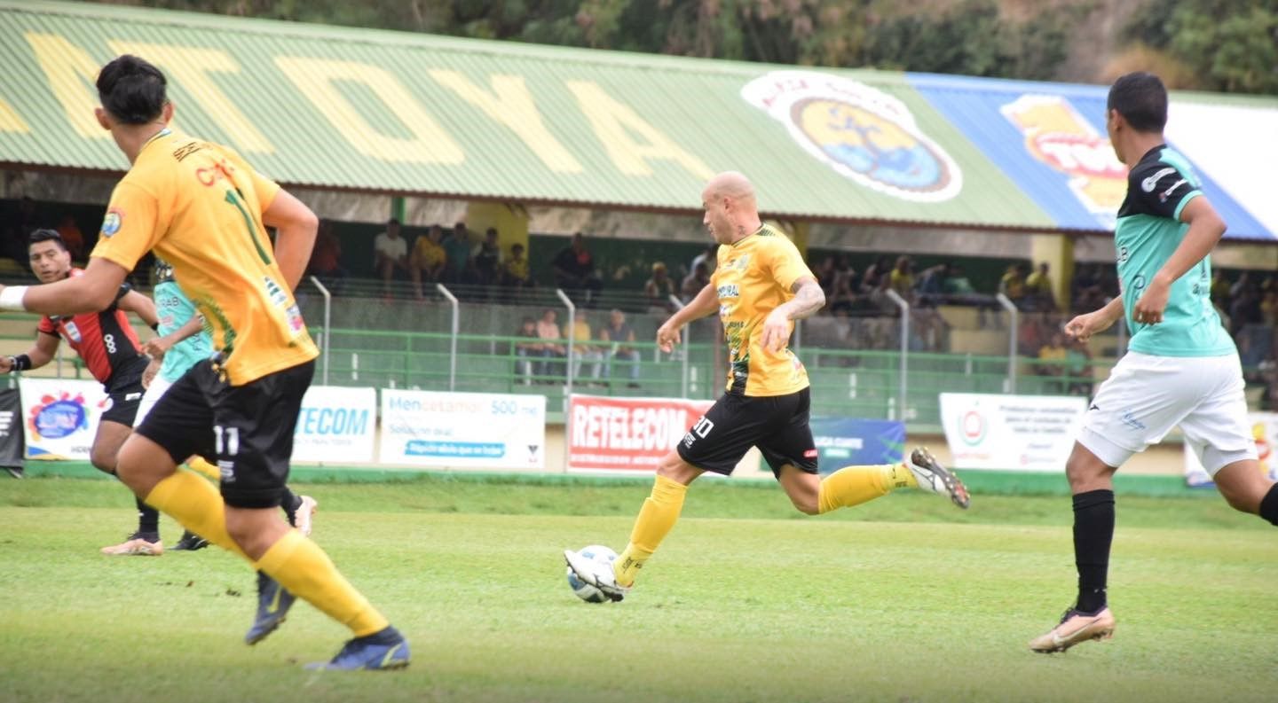 ¡Goleada con sabor a subliderato! Guastatoya agranda la crisis de Antigua GFC