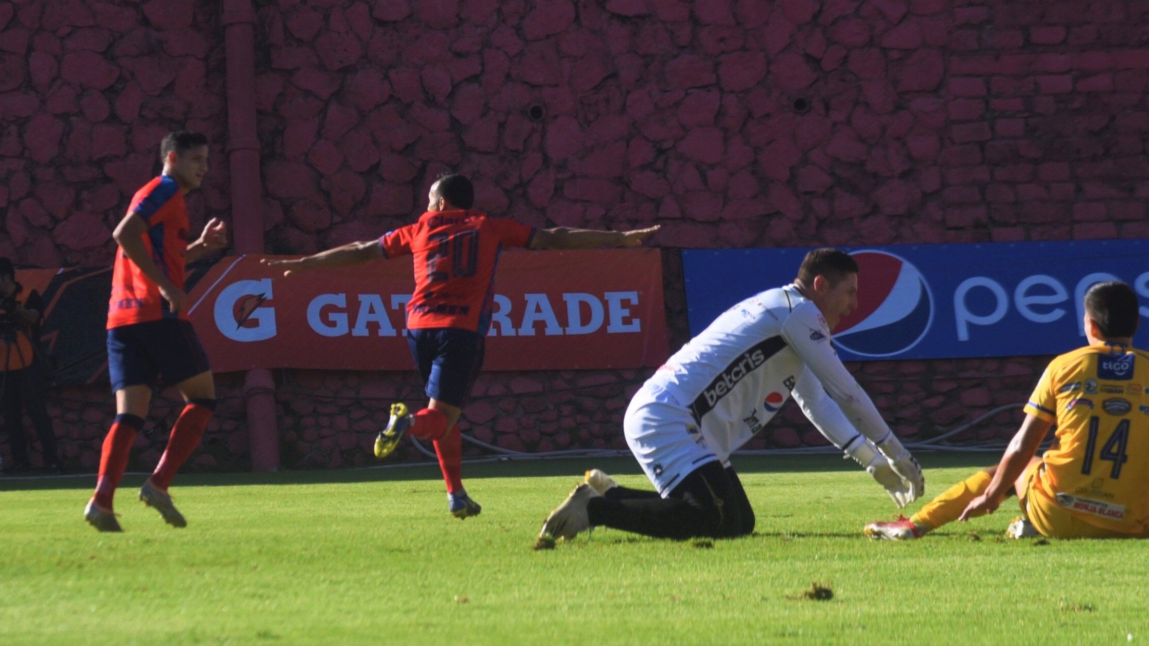 ¡Municipal deja en la cuerda floja el proyecto del campeón Cobán Imperial!