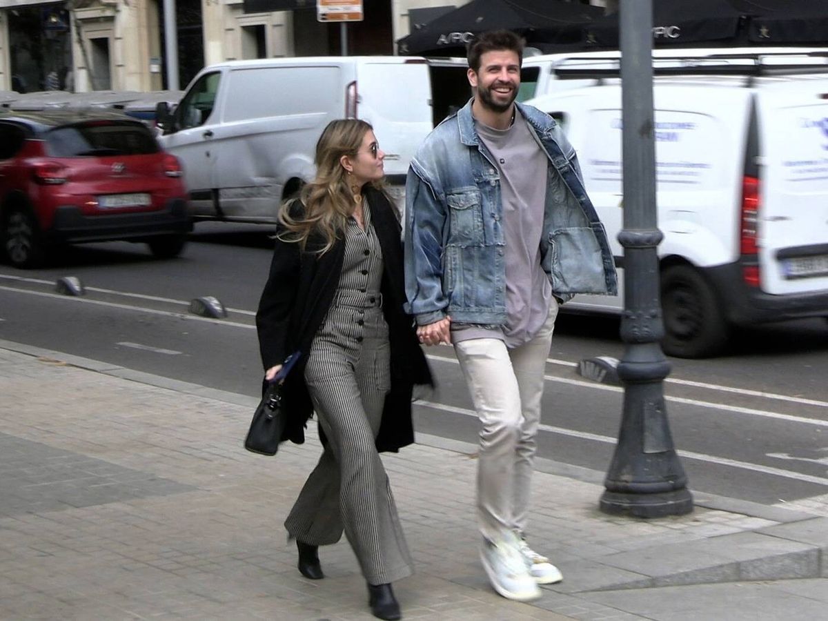 VIDEO. Corren a Clara Chía y a Piqué de restaurante de Barcelona