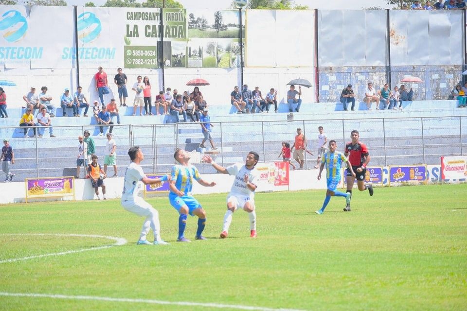 Santa Lucía y Comunicaciones empatan sin goles