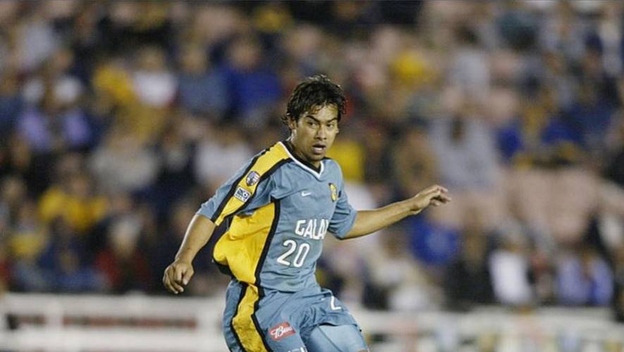 LA Galaxy entrega presente a Carlos ‘Pescadito’ Ruiz