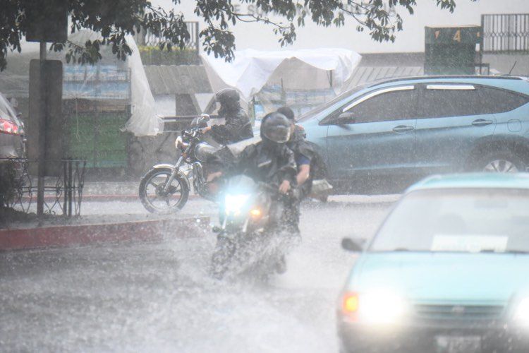 Lluvias continuarán por la influencia de un sistema de alta presión