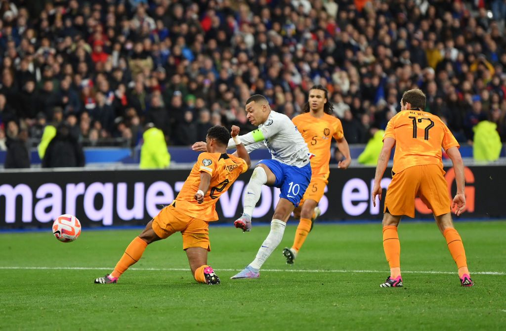 Kylian Mbappé se luce en la goleada de Francia ante Países Bajos