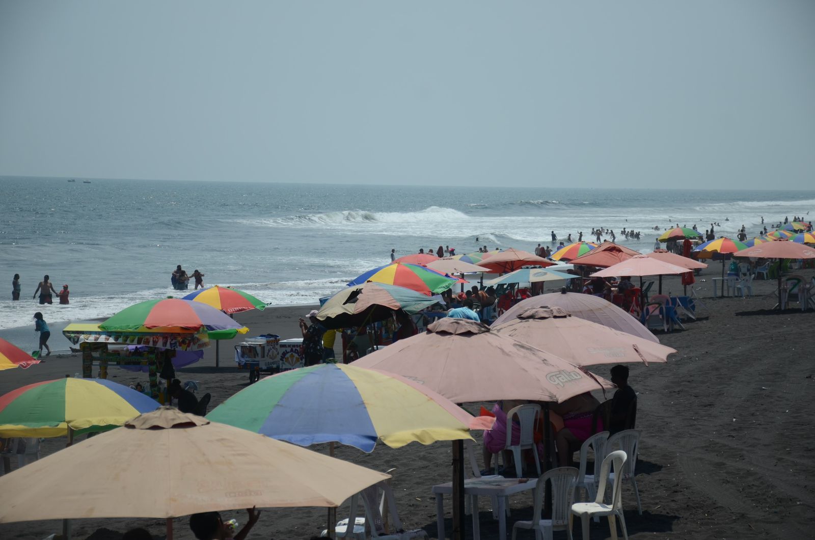 VISTA AÉREA: Así luce la playa de San José este Jueves Santo