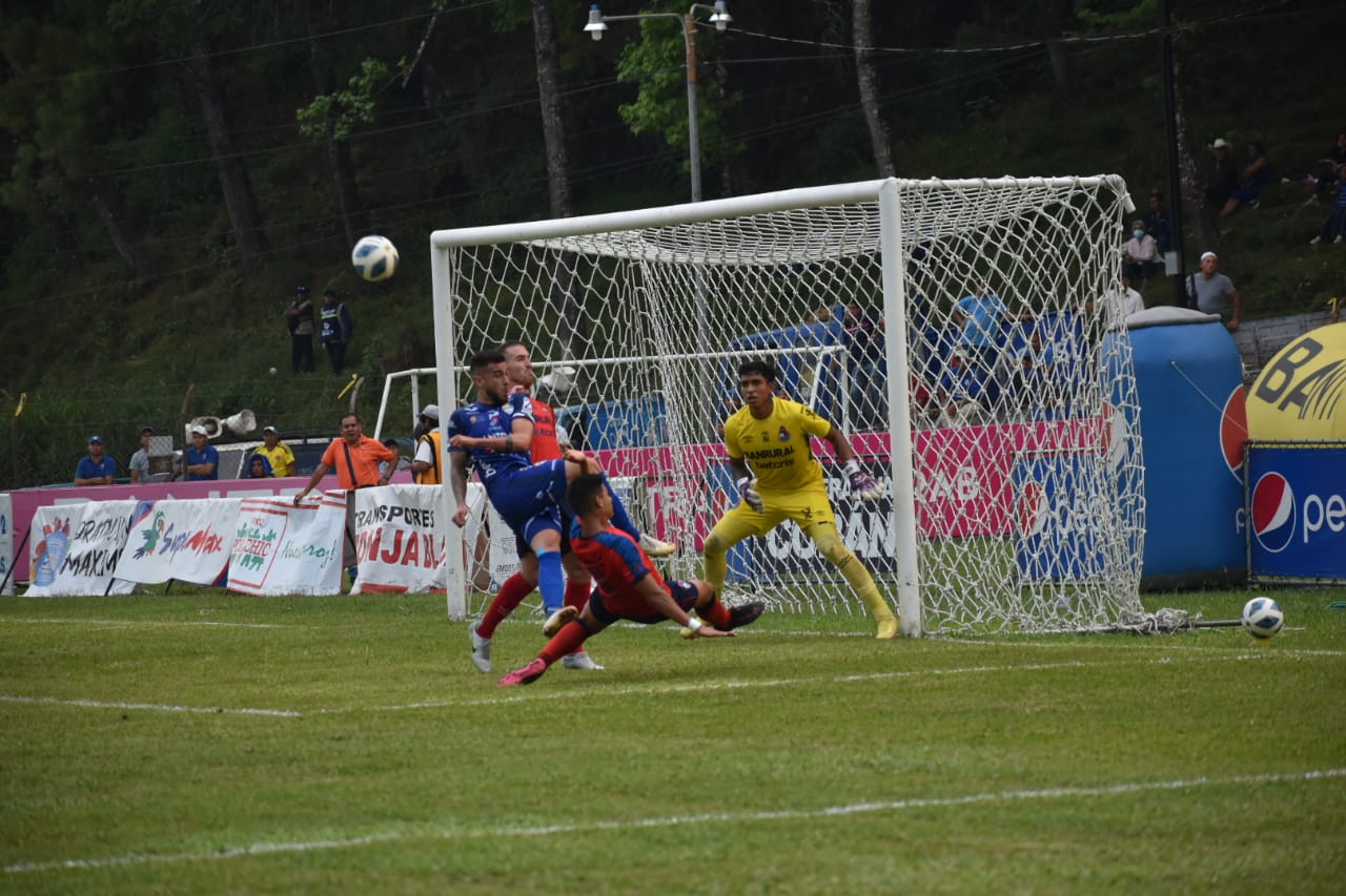 Municipal sigue imparable y aún sueña con el liderato del campeonato