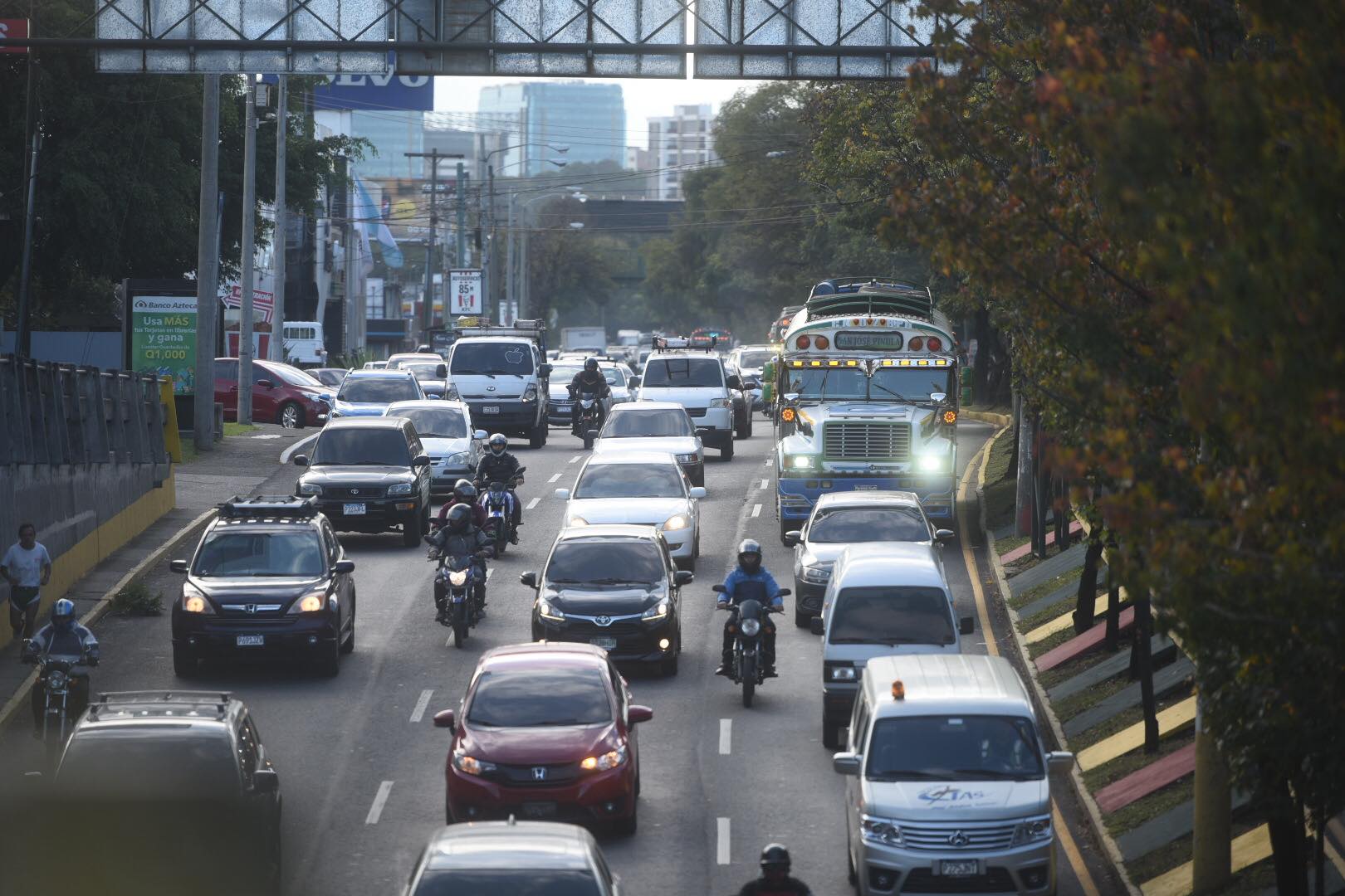 Detectan estafas en compra de carros con cheques falsos