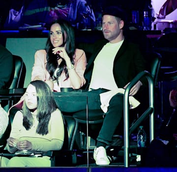 Harry y Meghan en un partido de baloncesto en Los Ángeles