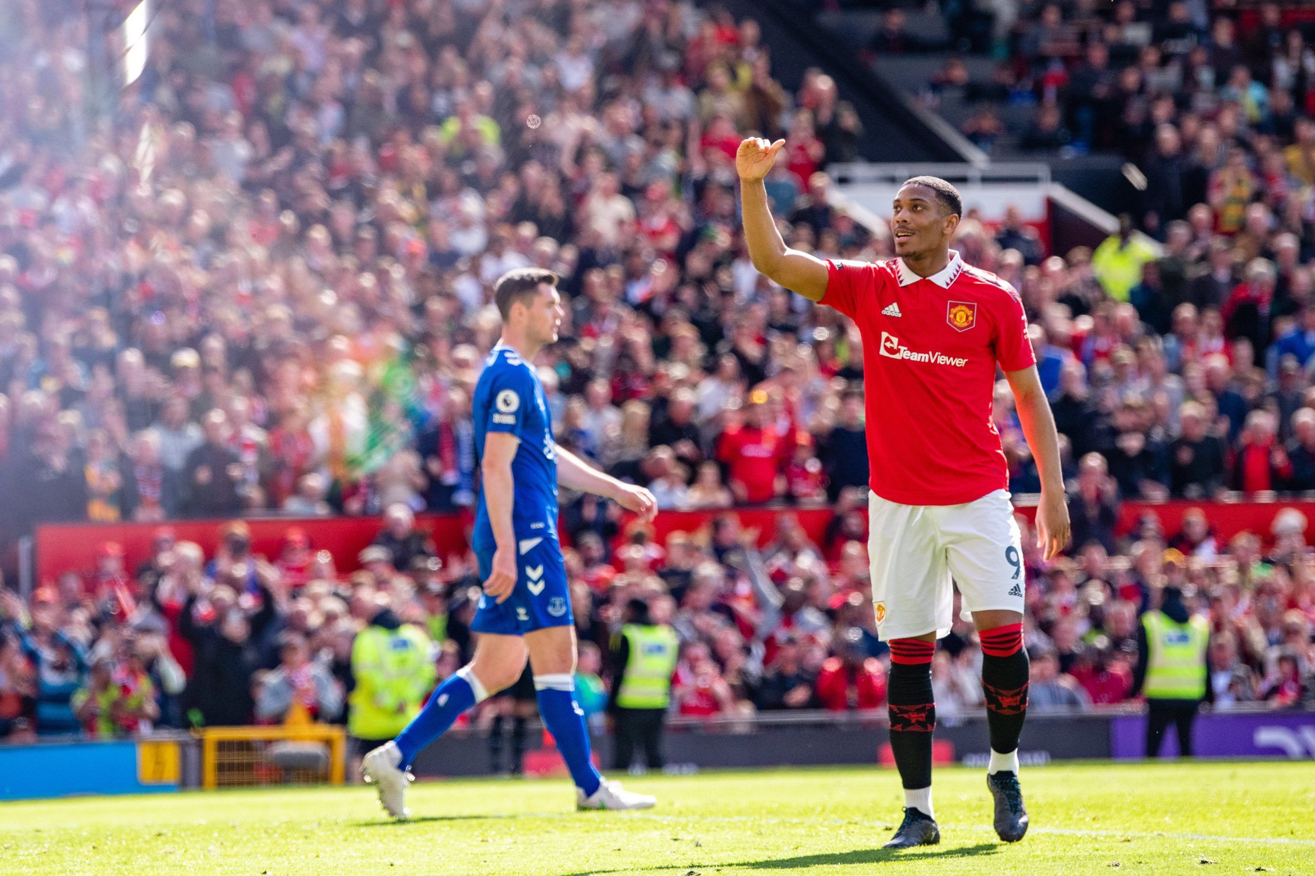 Segunda victoria al hilo del Manchester United para afianzarse en puestos de Champions