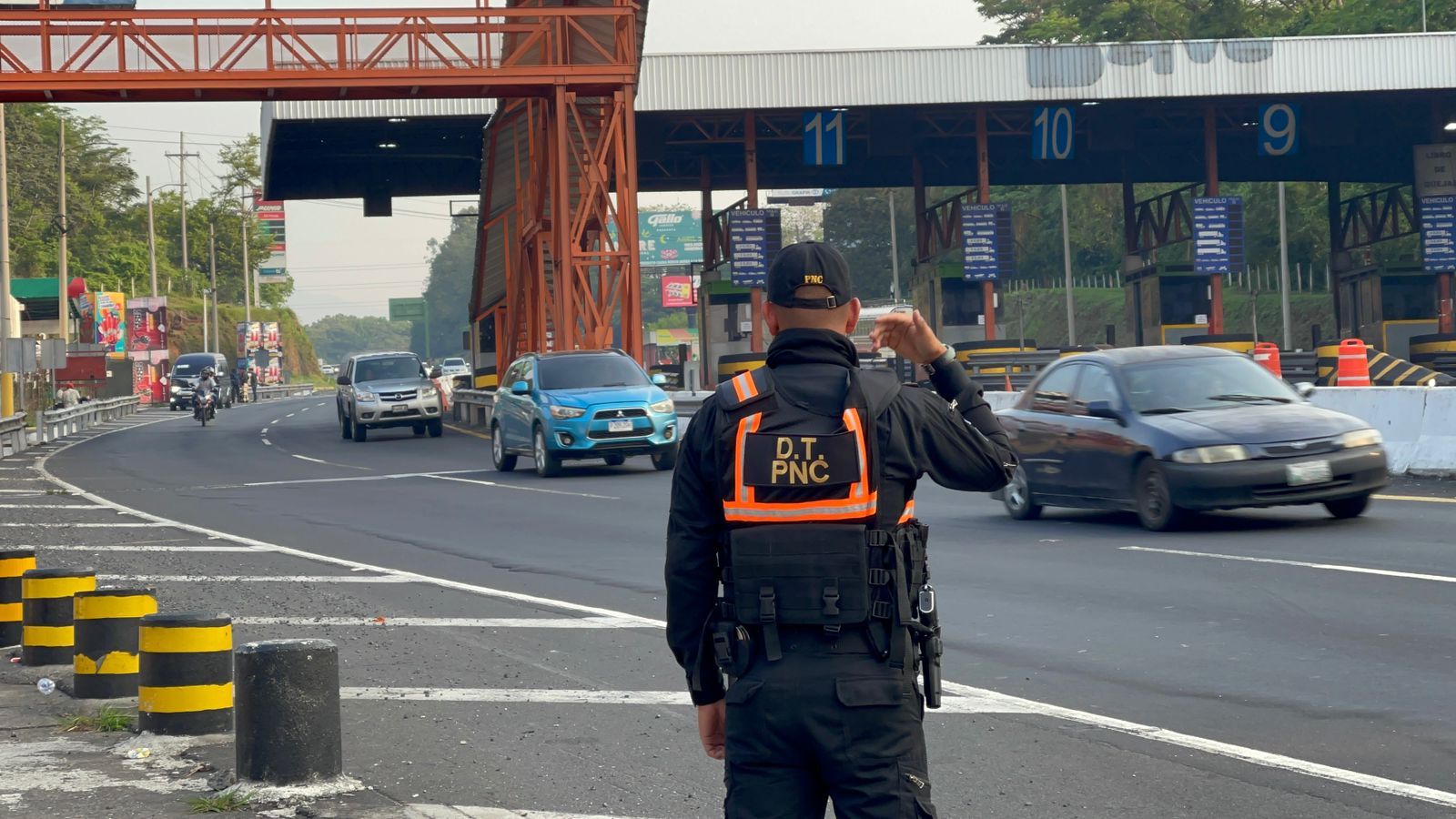 Tránsito PNC ha emitido 66 remisiones en autopista Palín-Escuintla