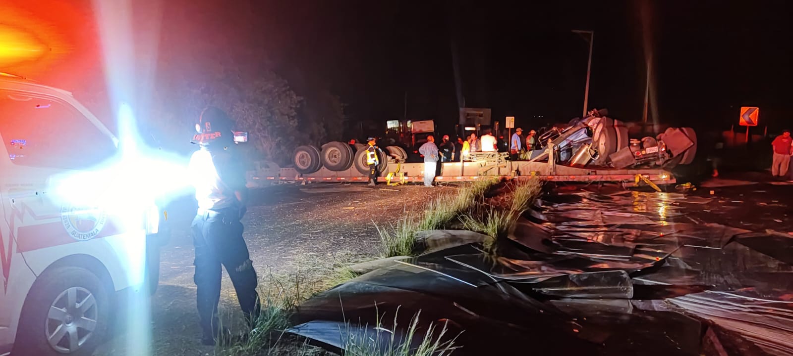 Tráiler se accidenta en la vuelta «El Chilero»