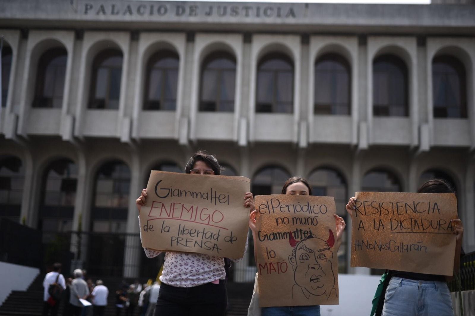 Manifiestan por cierre de elPeriódico