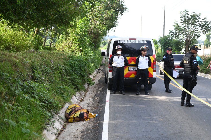 Hallan cadáver en ruta a Santiago Sacatepéquez