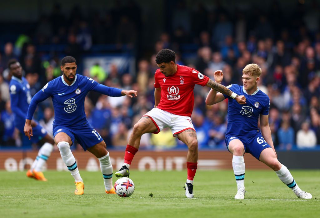 Navas y Nottingham Forest sueñan con la salvación tras empatar ante Chelsea