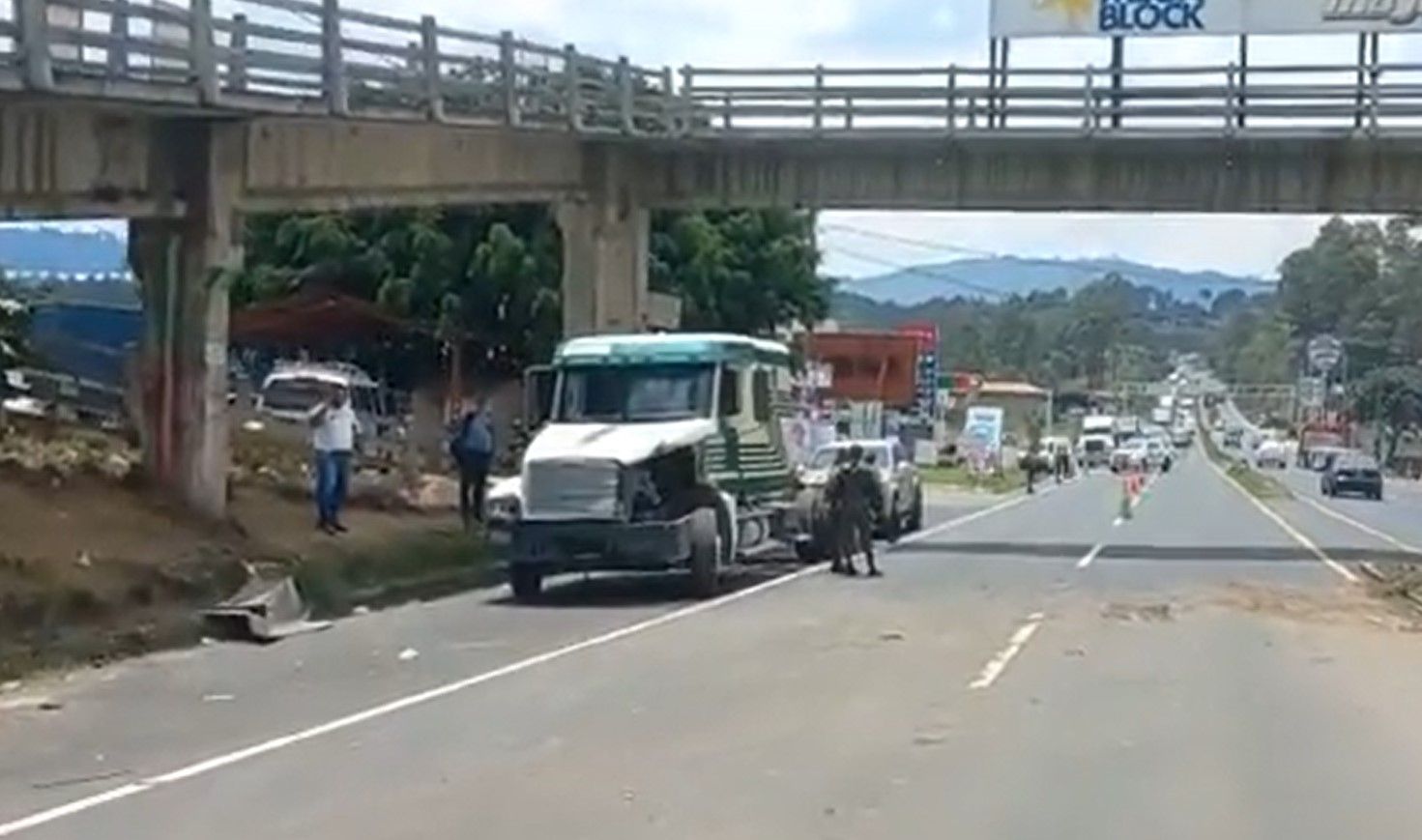 Atropellan a dos militares en ruta Interamericana