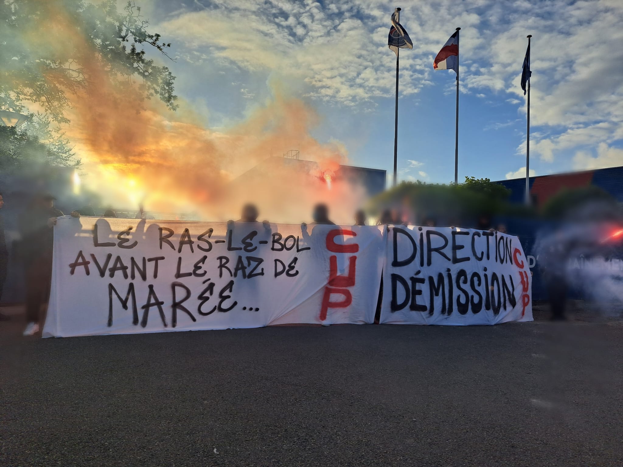 Ultras del PSG dicen estar «hartos» de Messi y Neymar