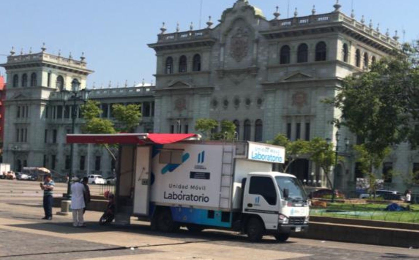 Instalan laboratorio móvil por incremento de casos de COVID-19