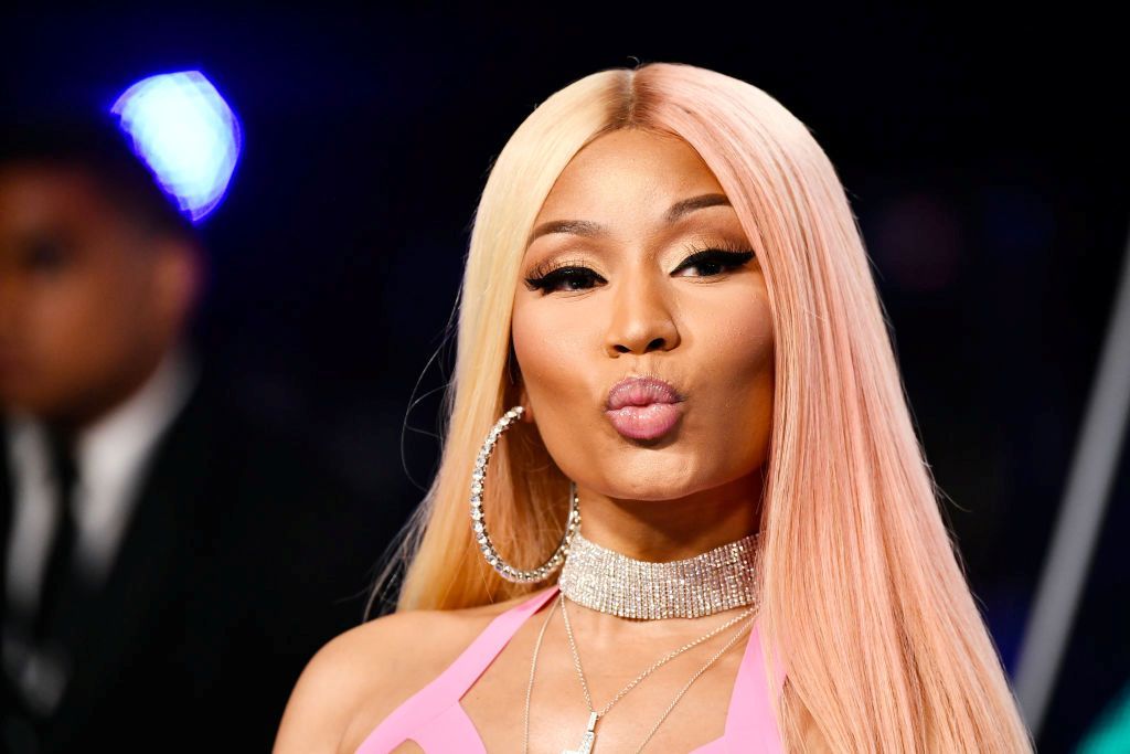 Nicki Minaj se retira silicona de su cuerpo, así luce