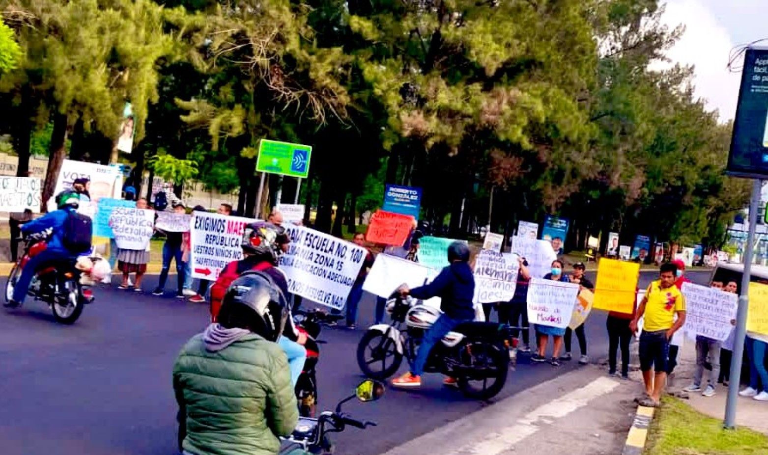 Bloquean paso en bulevar Vista Hermosa