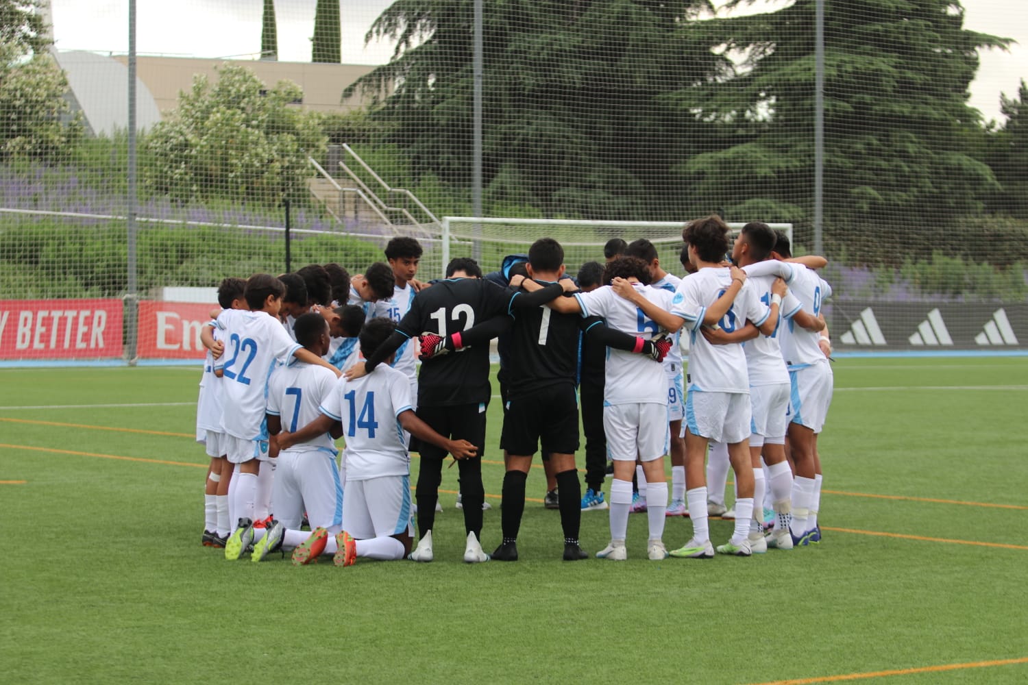 Sub-15 de Guatemala cierra campamento Madrid, España