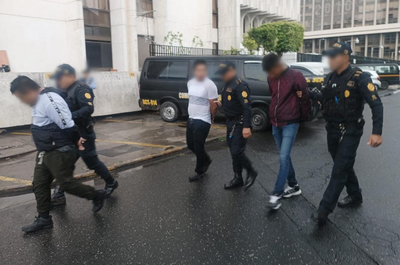 Cinco hombres capturados por infringir la ley seca