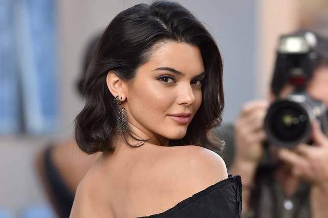 Kendall Jenner sacude las redes al punto de casi enseñar sus partes íntimas