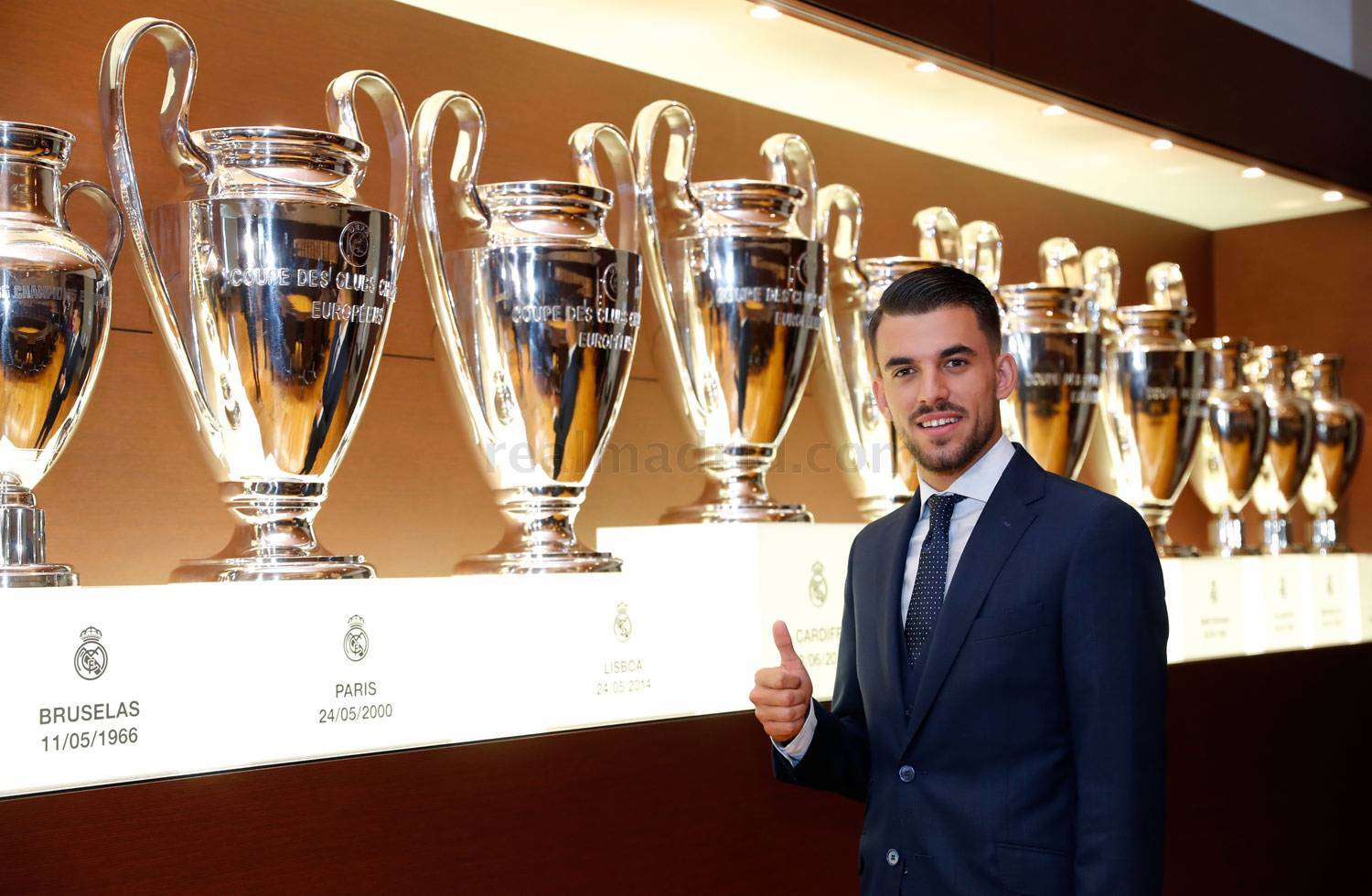 Dani Ceballos también renueva su contrato con el Real Madrid