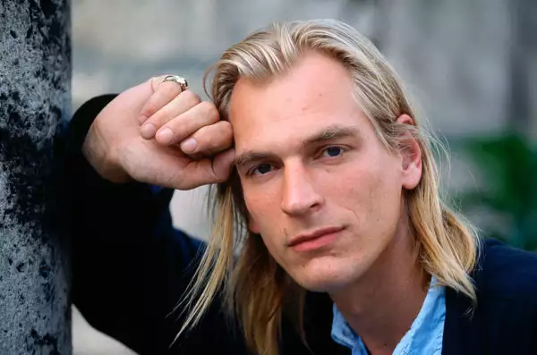 Julian Sands