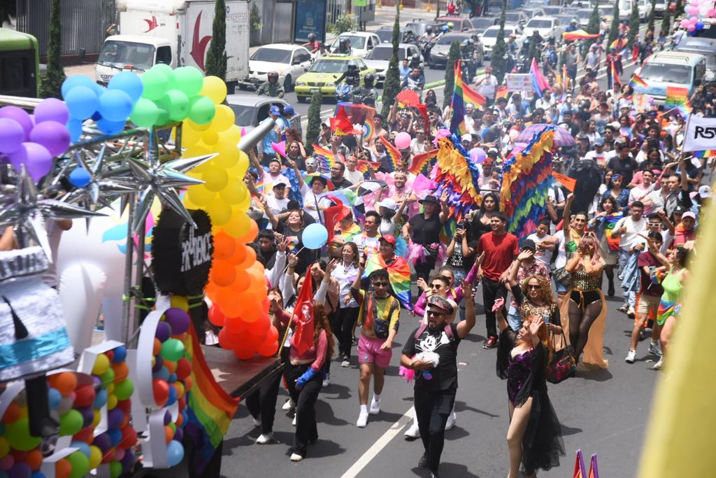 Desfile de la diversidad sexual demanda inclusión y respeto