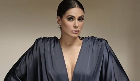 Galilea Montijo deja ver de más en vestido de encaje transparente