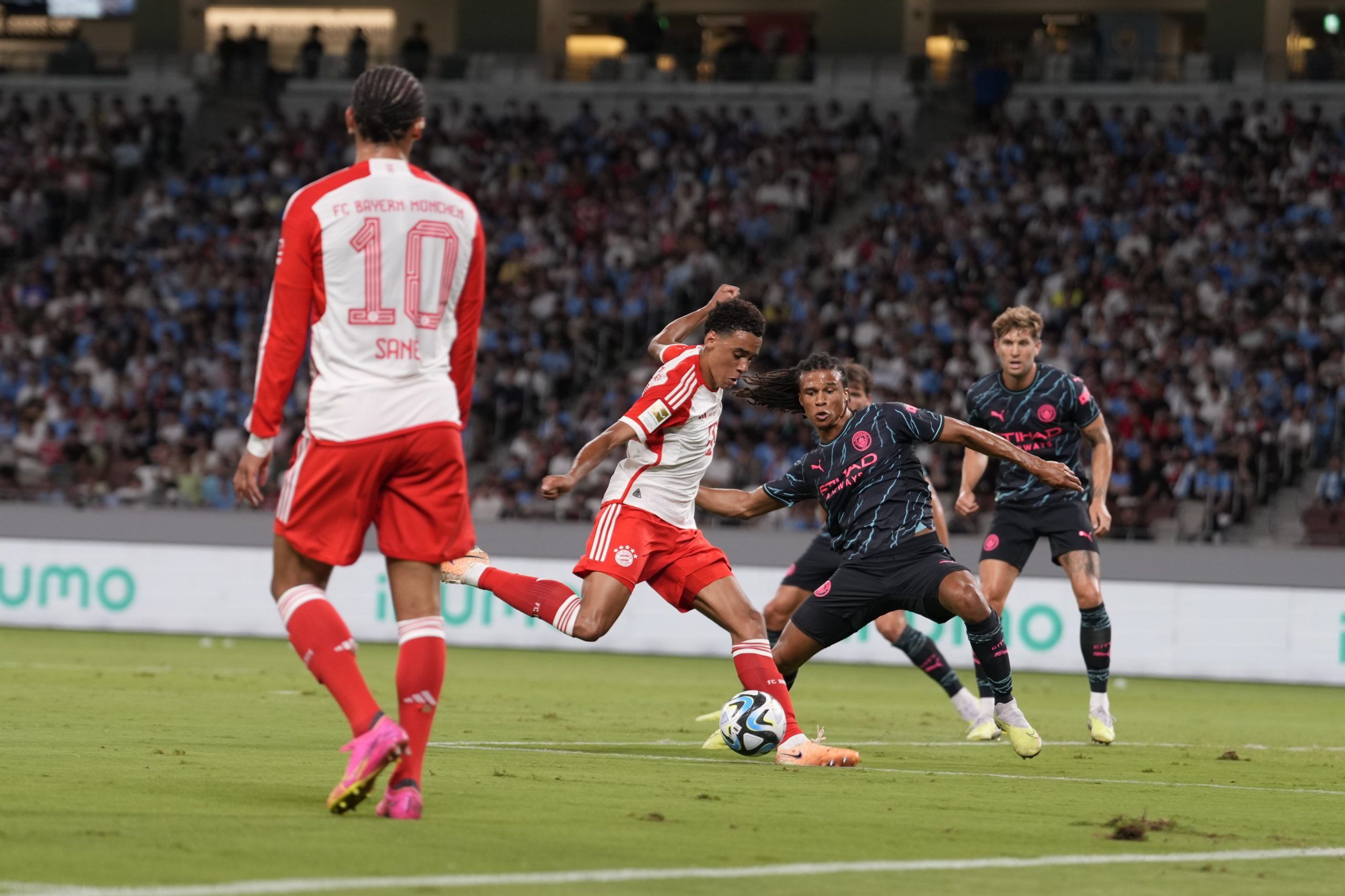 Manchester City se impone al Bayern en juego de preparación en Tokio