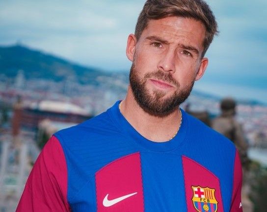 Barcelona anuncia el fichaje de Iñigo Martínez